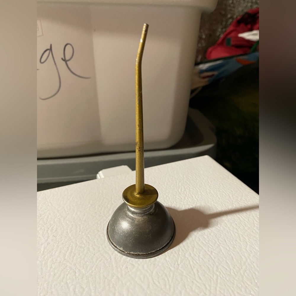 Vintage oil can